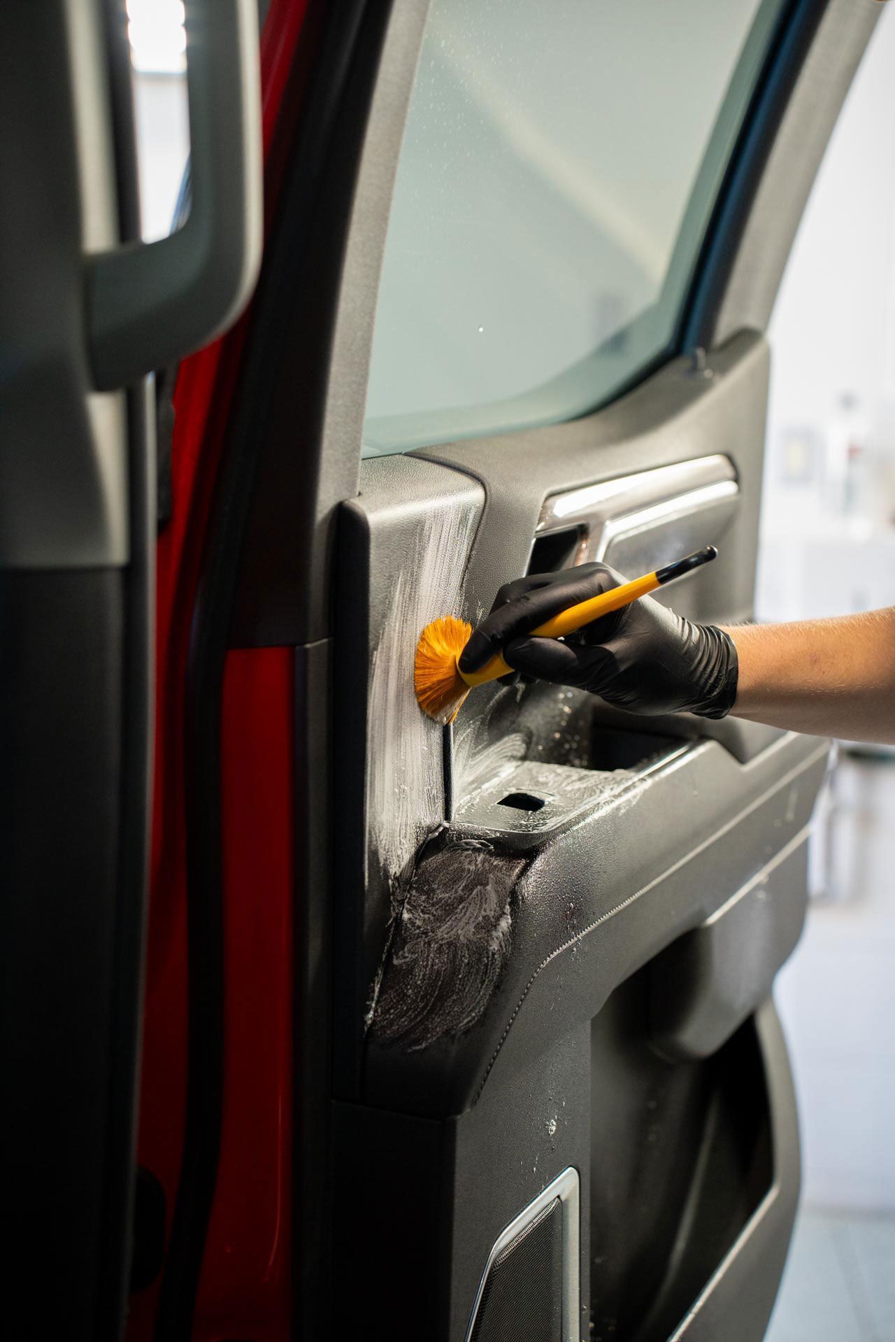 INTERIOR DETAILING
